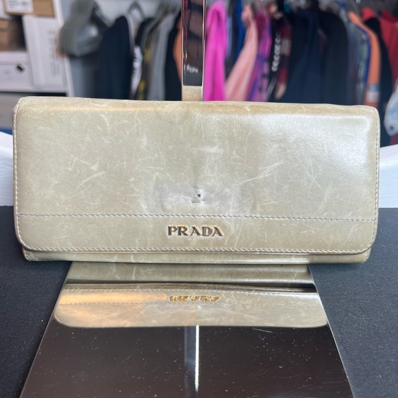 Prada wallet - Picture 1 of 7